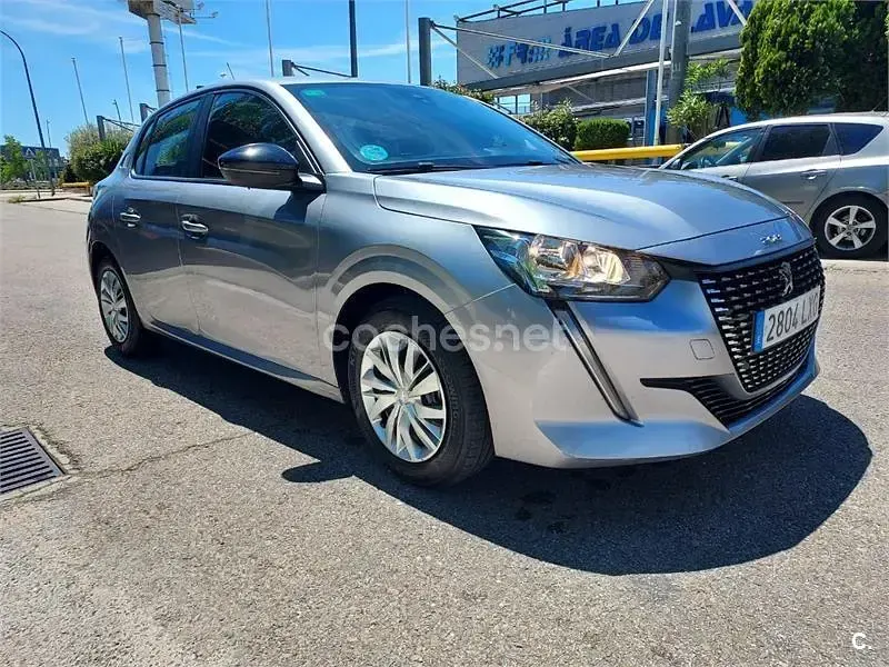 Usado Peugeot 208 Active 100 CV (73 kW) 2022 Gris / plata Utilitario
