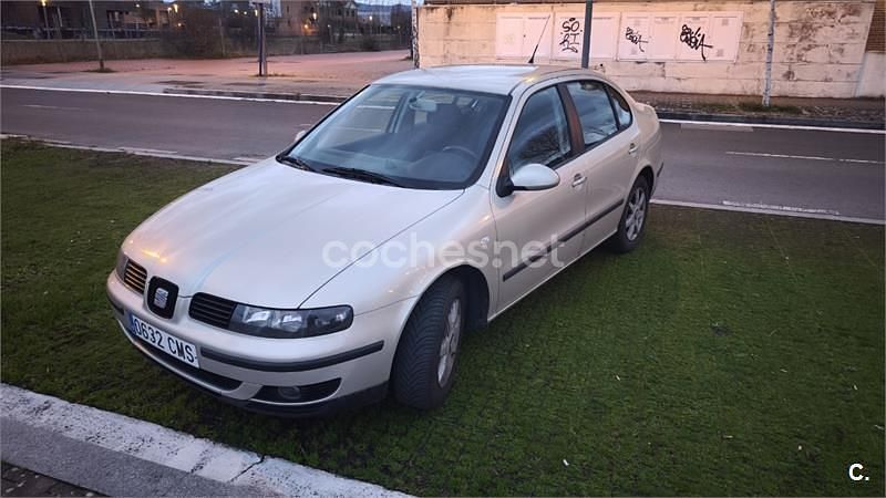 Usado Seat Toledo Sport 110 CV (80 kW) 2003 Beige Berlina