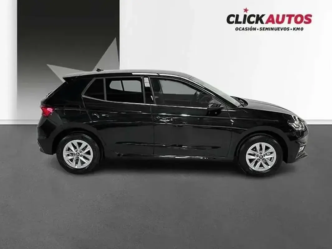 Usado Skoda Fabia Selection 95 CV (69 kW) 2025 Negro Utilitario