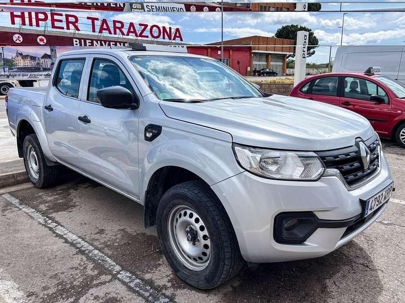 Usado Renault Alaskan Life 160 CV (117 kW) 2020 Gris Recogida