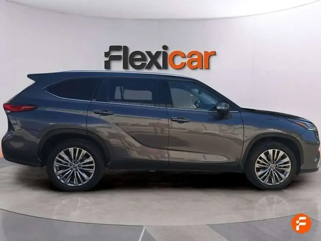 Usado Toyota Highlander Advance 246 CV (180 kW) 2022 Gris SUV