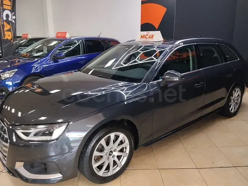 Usado Audi A4 Advanced Plus 150 CV (110 kW) 2020 Gris / plata Familiar