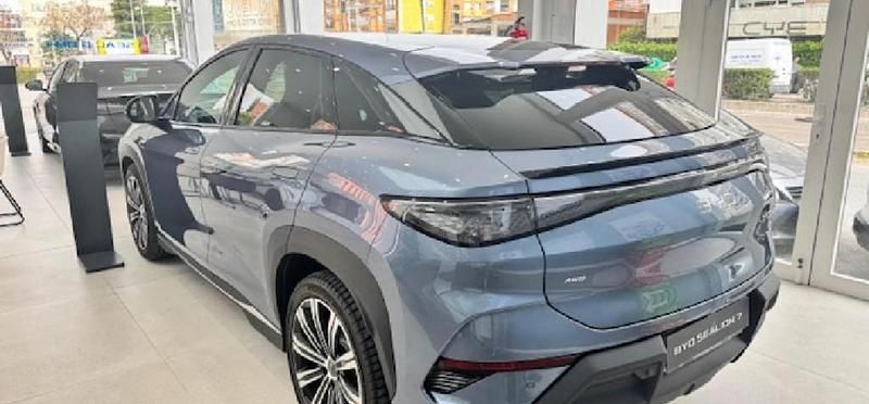 Usado BYD Sealion 7 389 kW (530 CV) 2025 Atlantis grey SUV
