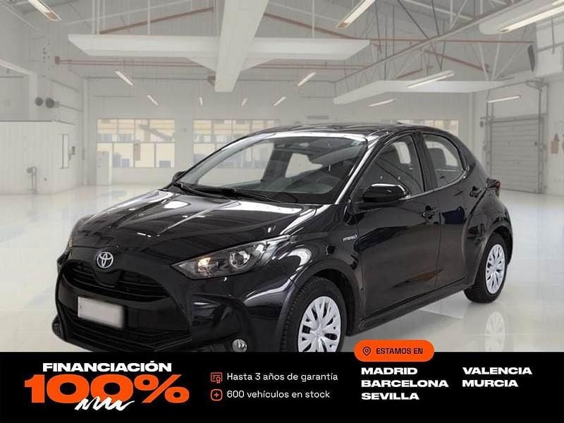 Negro Usado 2021 Toyota Yaris Hybrid Business Edition Berlina | 14.850 € (Buen precio) - Imagen 1/4