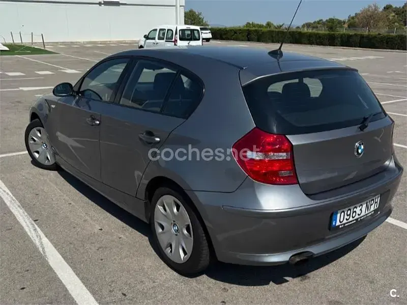 Usado BMW 116 122 CV (89 kW) 2009 Gris / plata Utilitario