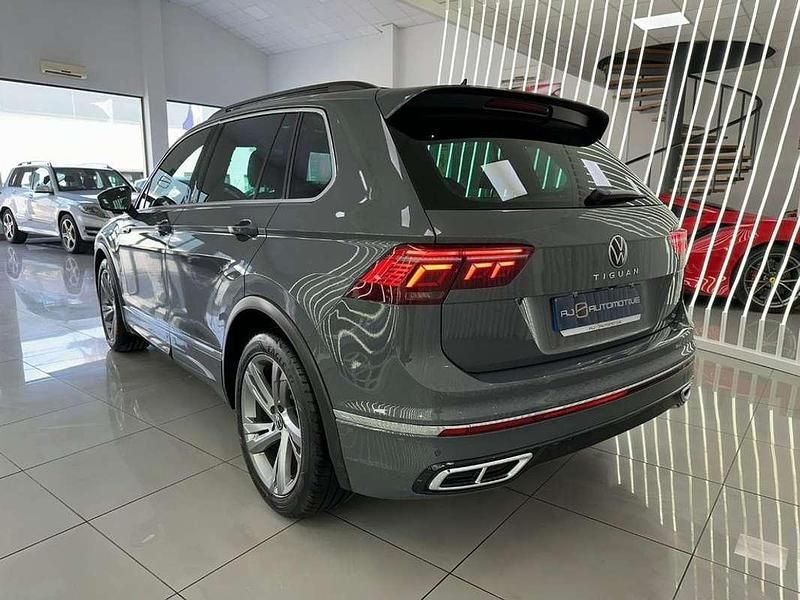 Usado VW Tiguan R-line 150 CV (110 kW) 2022 Gris SUV