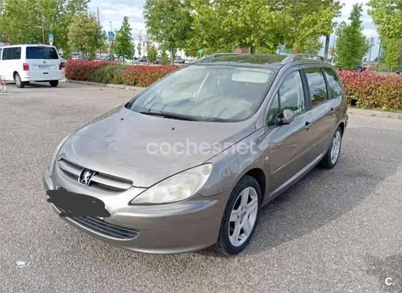 Usado Peugeot 307 110 CV (80 kW) 2005 Marrón Familiar