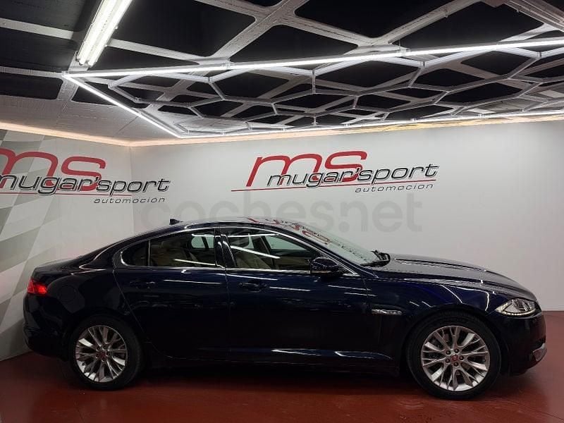 Usado Jaguar XF Luxury 200 CV (147 kW) 2015 Azul Berlina