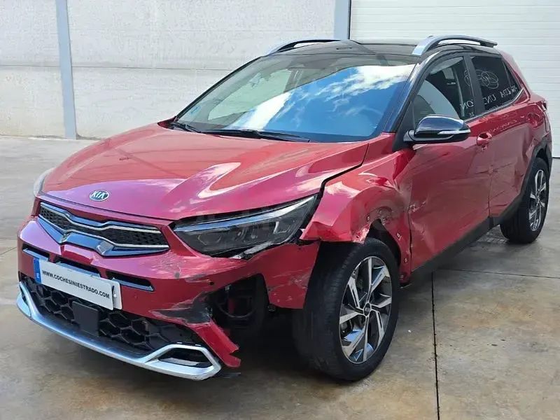 Usado Kia Stonic GT-Line 120 CV (88 kW) 2021 Rojo SUV