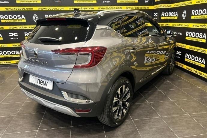 Usado Renault Captur Techno 90 CV (66 kW) 2024 Gris SUV