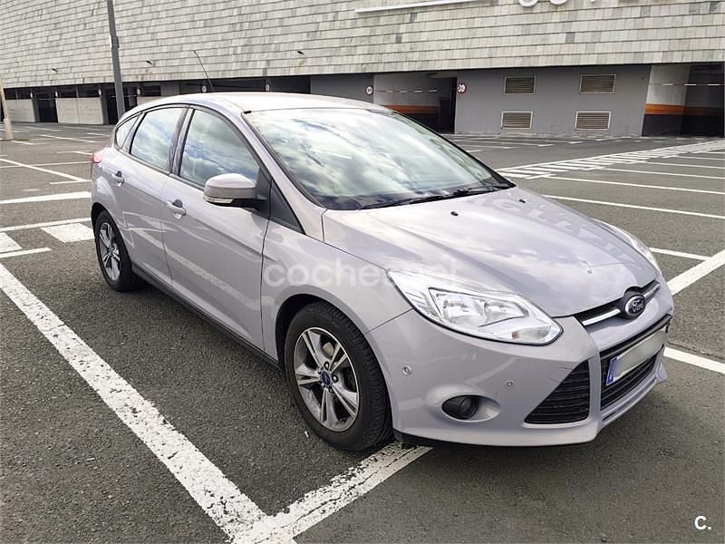 Gris / plata Usado 2014 Ford Focus Berlina | 6900 € (Buen precio) - Imagen 1/4
