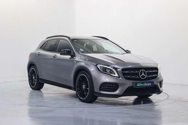 Usado Mercedes GLA200 156 HP (114 kW) 2020 Cinzento SUV