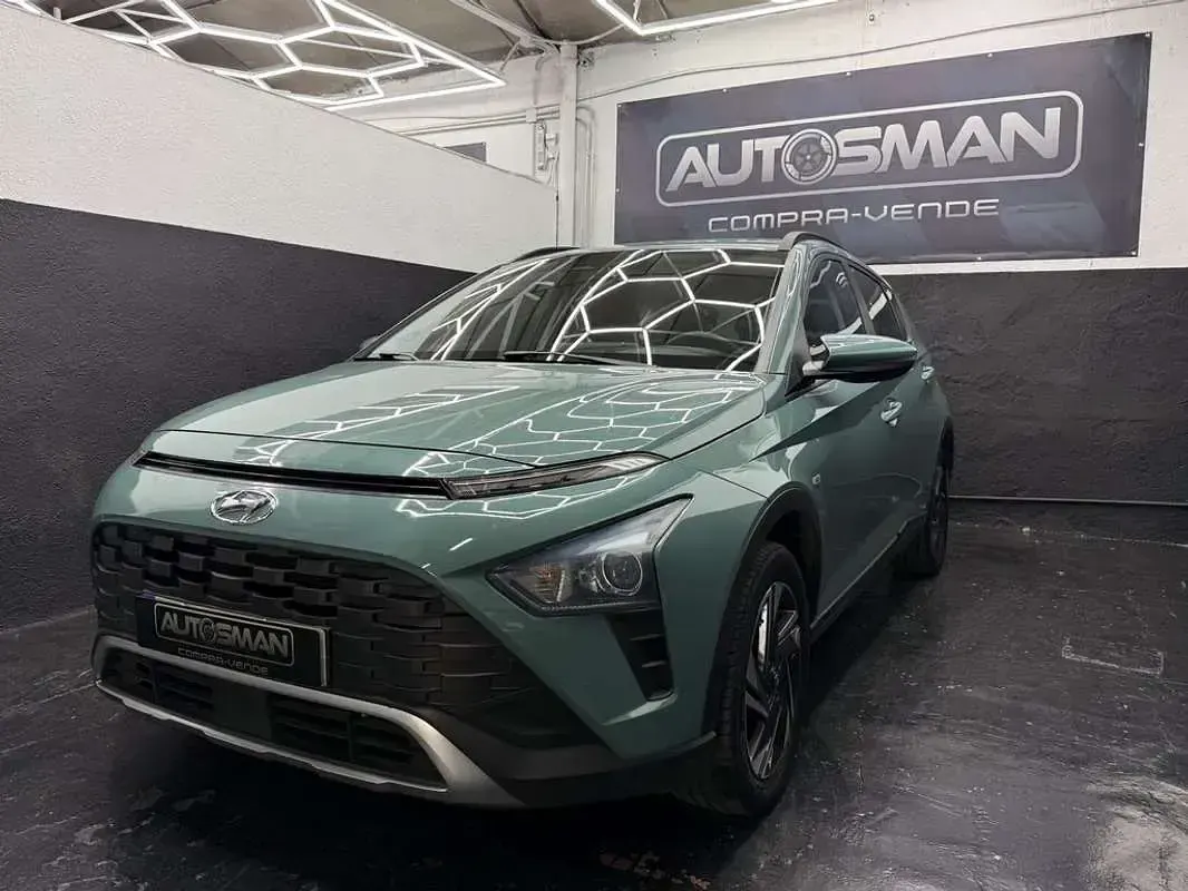 Usado Hyundai Bayon 99 CV (72 kW) 2021 Verde SUV