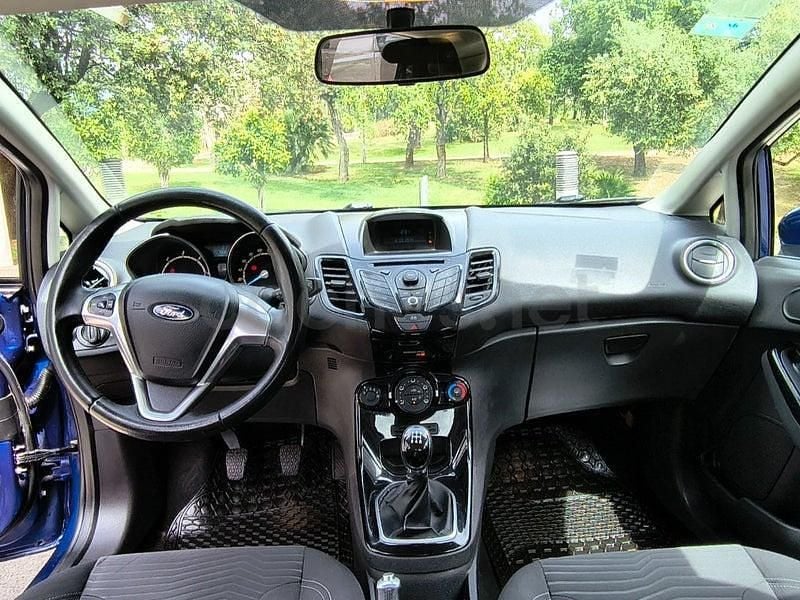 Usado Ford Fiesta Titanium 75 CV (55 kW) 2014 Azul Utilitario