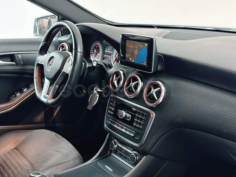 Usado Mercedes A200 AMG line 136 CV (100 kW) 2015 Gris / plata Berlina
