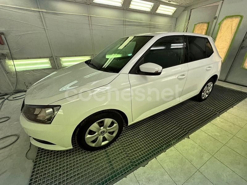 Usado Skoda Fabia Ambition 90 CV (66 kW) 2015 Blanco Berlina