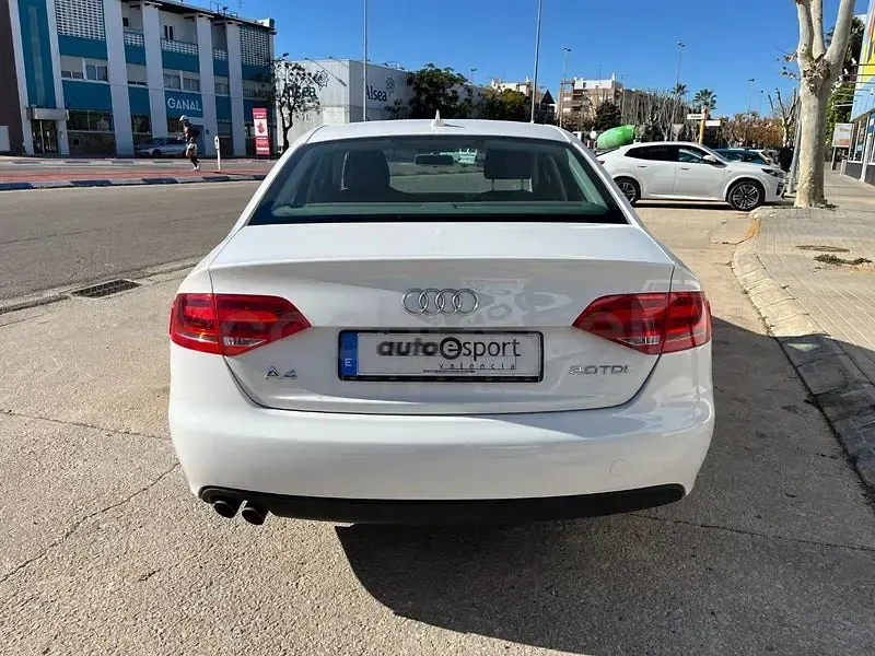 Usado Audi A4 143 CV (105 kW) 2008 Blanco Berlina