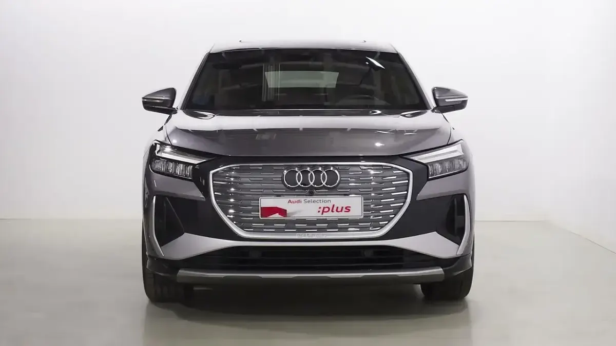 Usado Audi Q4 e-tron S-Line 150 kW (204 CV) 2023 Gris SUV