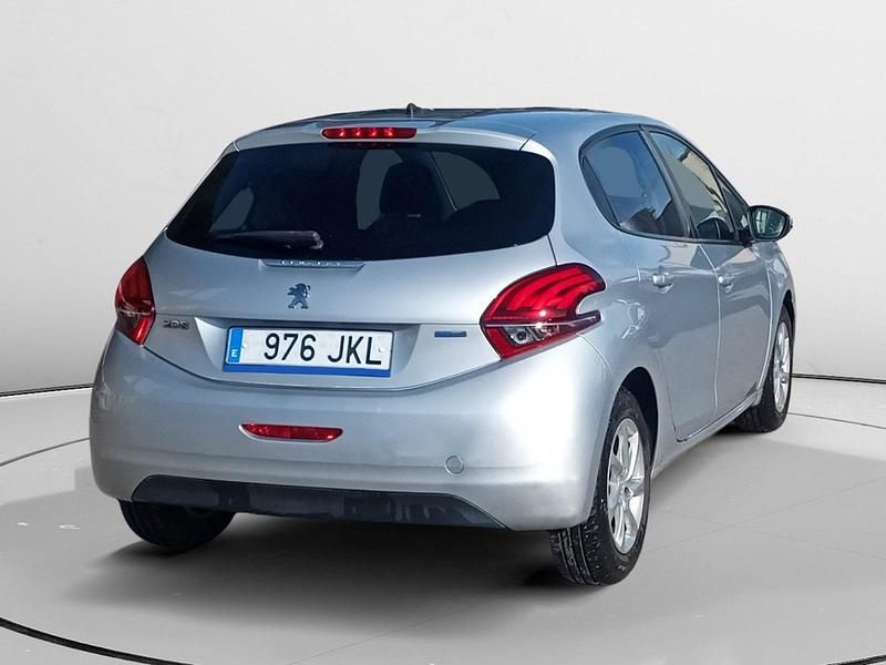 Usado Peugeot 208 Active 83 CV (61 kW) 2015 Gris Utilitario