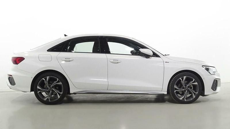Usado Audi A3 S-Line 116 CV (85 kW) 2023 Blanco Berlina