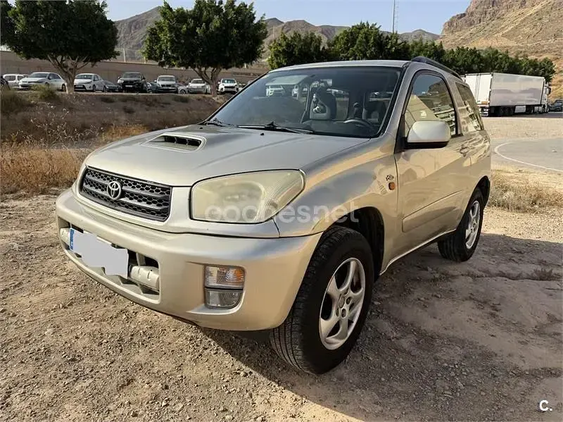 Usado Toyota RAV4 Sol 116 CV (85 kW) 2002 Gris / plata SUV