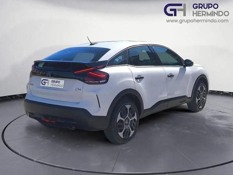Używany Citroën C4 Feel 110 KM (80 kW) 2022 Biały Sedan/Limuzyna