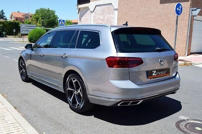 Usado VW Passat R-line 190 CV (139 kW) 2020 Gris / plata Familiar