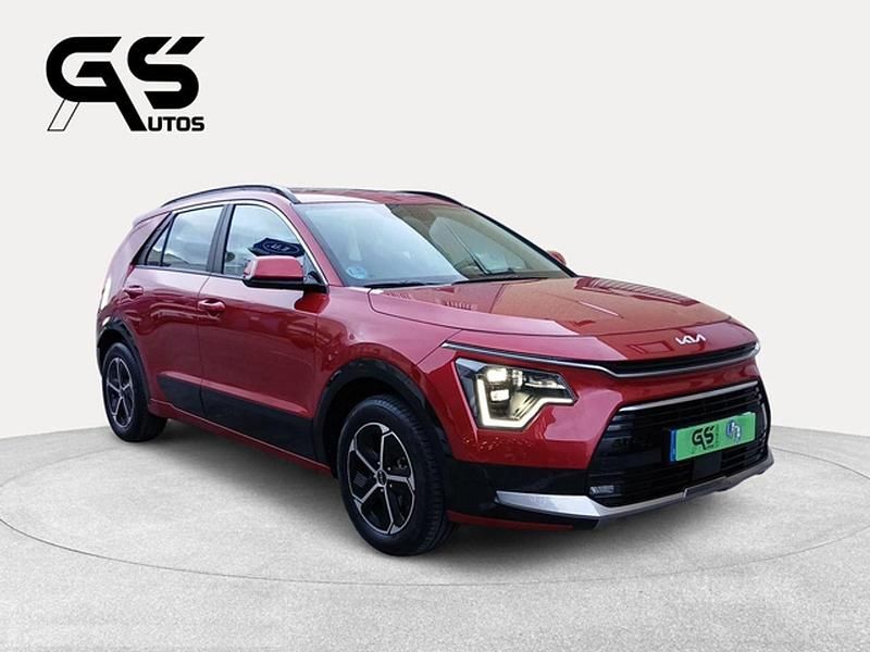 Usado Kia Niro 129 CV (94 kW) 2025 Rojo SUV