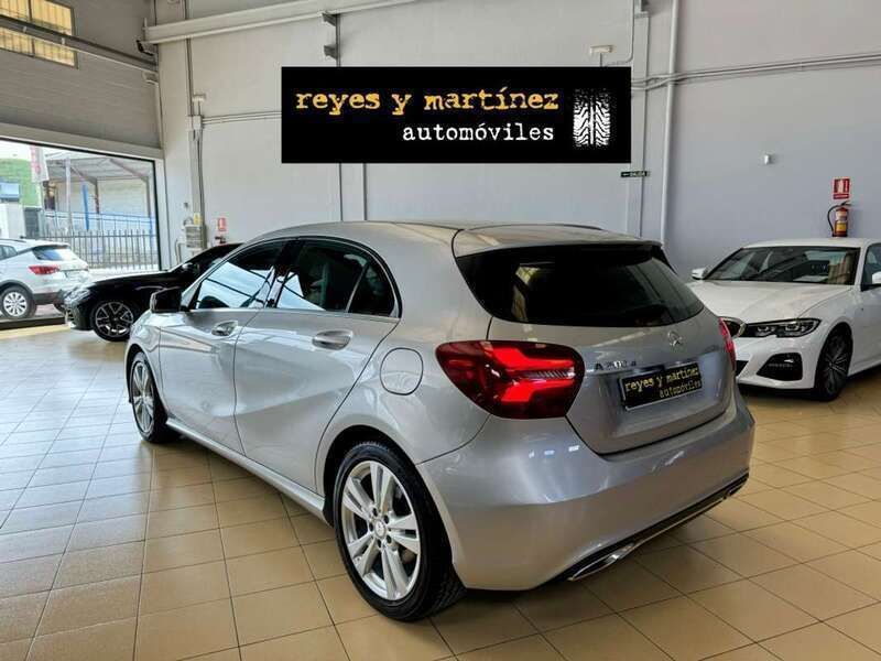 Usado Mercedes A200 136 CV (100 kW) 2018 Gris Utilitario