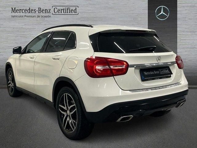 Usado Mercedes GLA220 177 CV (130 kW) 2017 Blanco cirro SUV