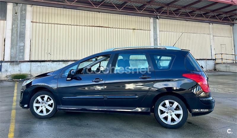 Usado Peugeot 308 SW 110 CV (80 kW) 2010 Negro Familiar