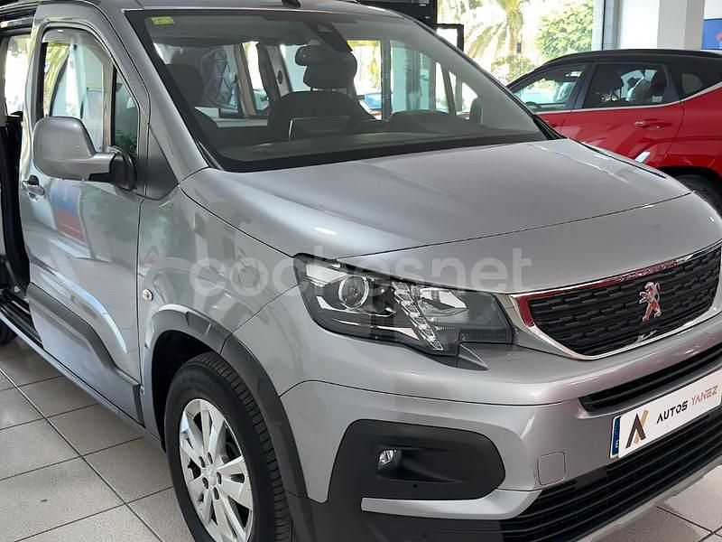 Usado Peugeot Rifter Allure 110 CV (80 kW) 2020 Gris / plata Monovolumen