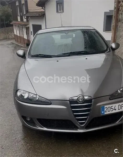 Usado Alfa Romeo 147 Progression 150 CV (110 kW) 2005 Gris / plata Utilitario