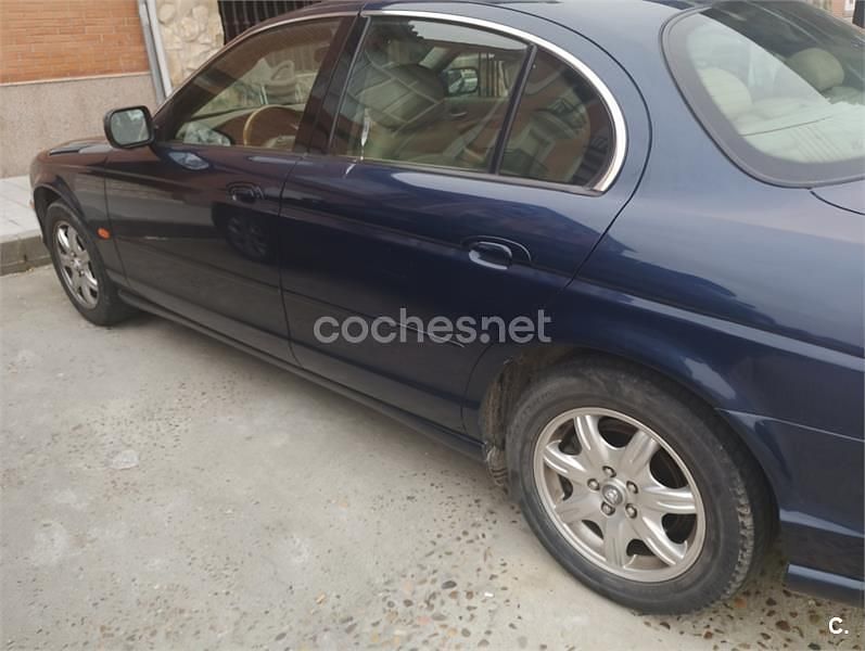 Usado Jaguar S-Type Executive 240 CV (176 kW) 1999 Azul Berlina