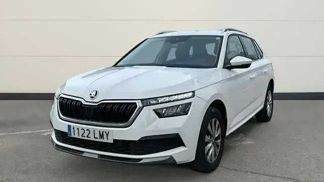 Usado Skoda Kamiq Ambition 110 CV (80 kW) 2021 Blanco SUV