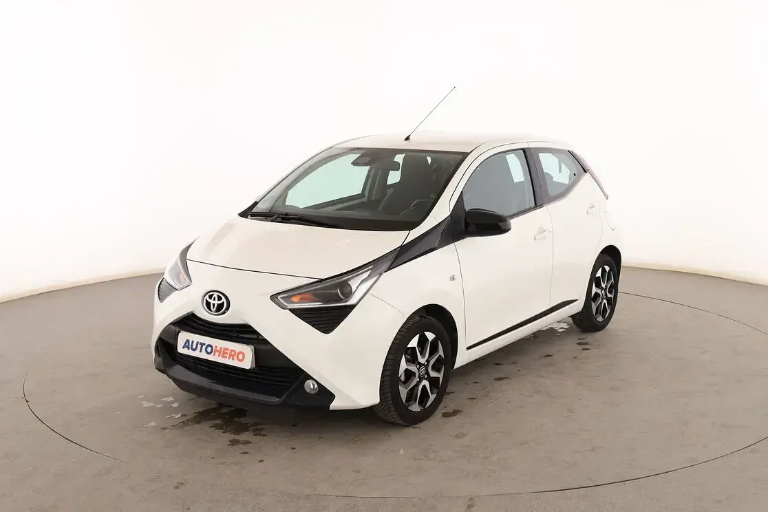 Usado Toyota Aygo X-play 72 CV (52 kW) 2019 Utilitario