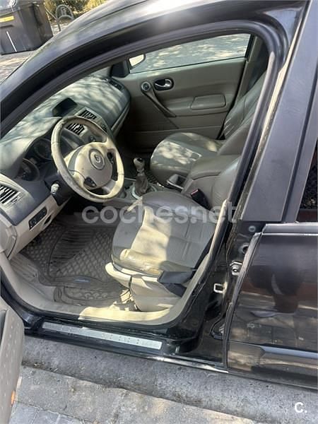 Negro Usado 2007 Renault Mégane II Dynamique Berlina | 1499 € (Super precio) - Imagen 1/1