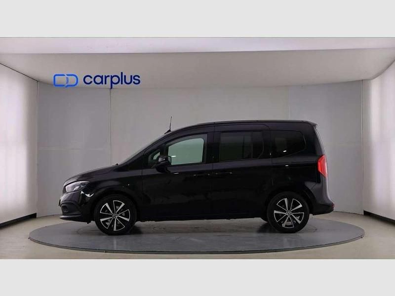 Usado Mercedes T180 116 CV (85 kW) 2024 Negro Monovolumen