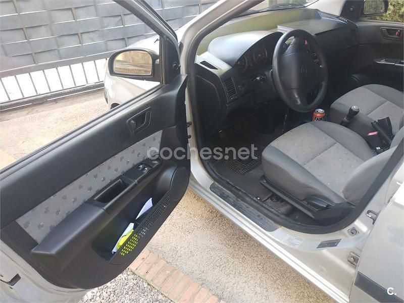 Gris / plata Usado 2005 Hyundai Getz Utilitario | 3290 € (Un poco caro) - Imagen 1/2