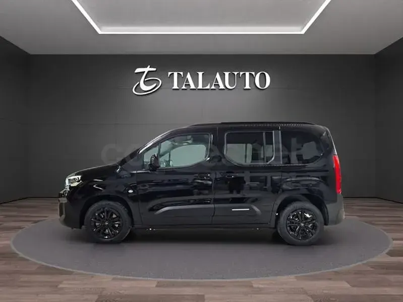 Nuevo Citroën Berlingo 100 CV (73 kW) 2026 Negro Monovolumen