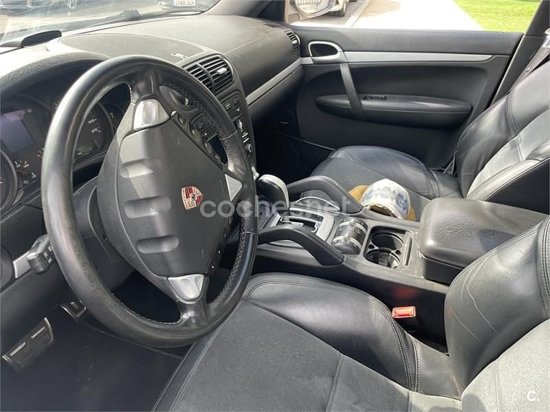 Usado Porsche Cayenne 240 CV (176 kW) 2009 Gris / plata SUV