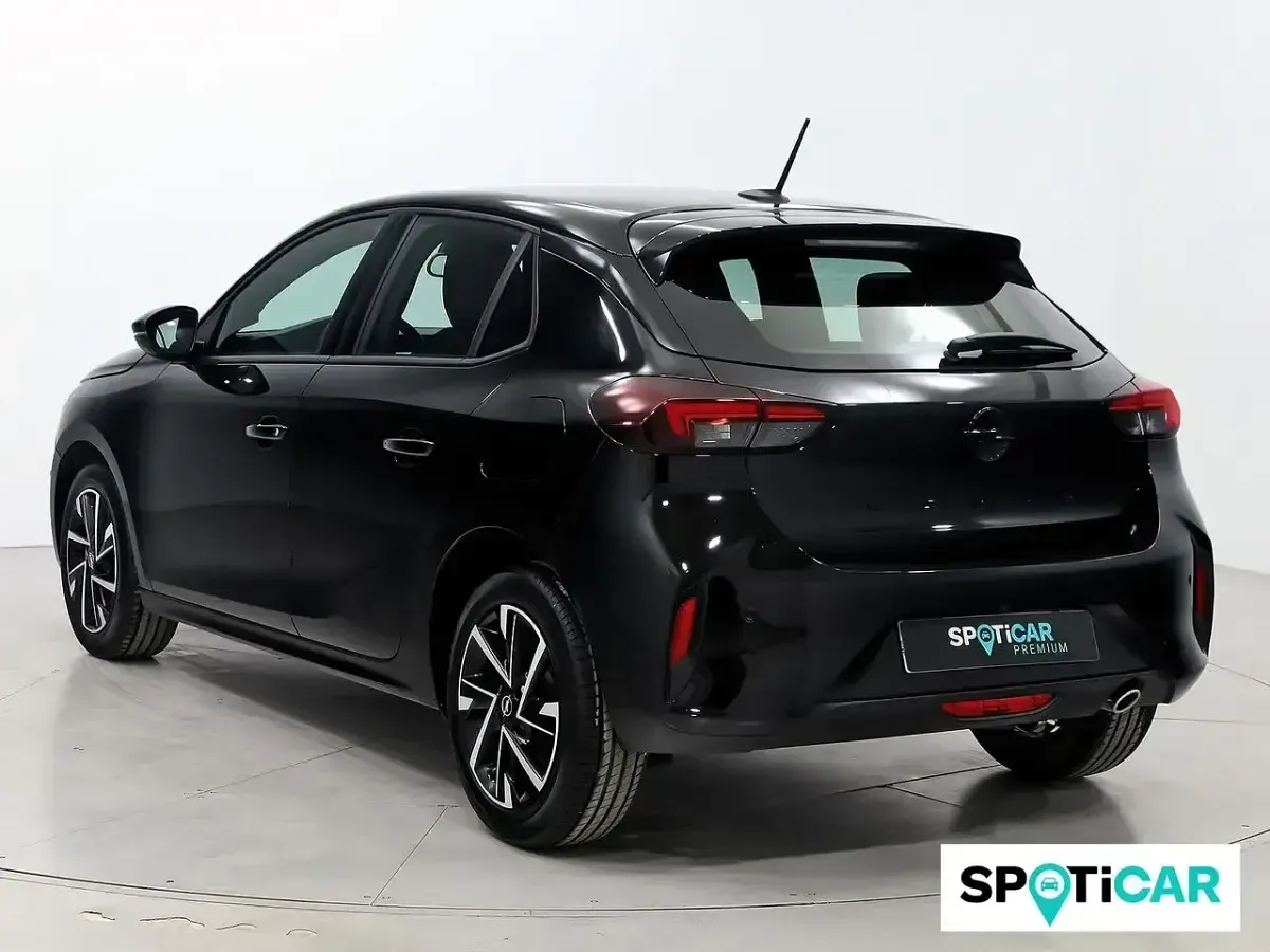 Käytetty Opel Corsa 101 HP (74 kW) 2025 Musta Sedan