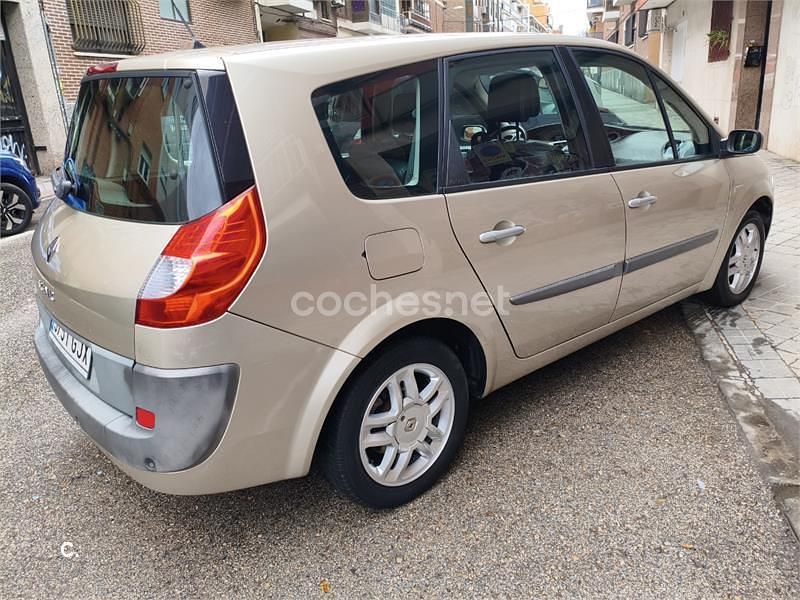 Usado Renault Grand Scénic II Exception 130 CV (95 kW) 2008 Beige Monovolumen