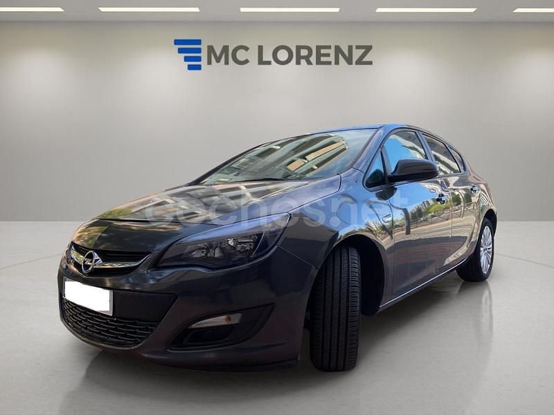 Gris / plata Usado 2015 Opel Astra Selective Berlina | 7580 € (Precio justo) - Imagen 1/4