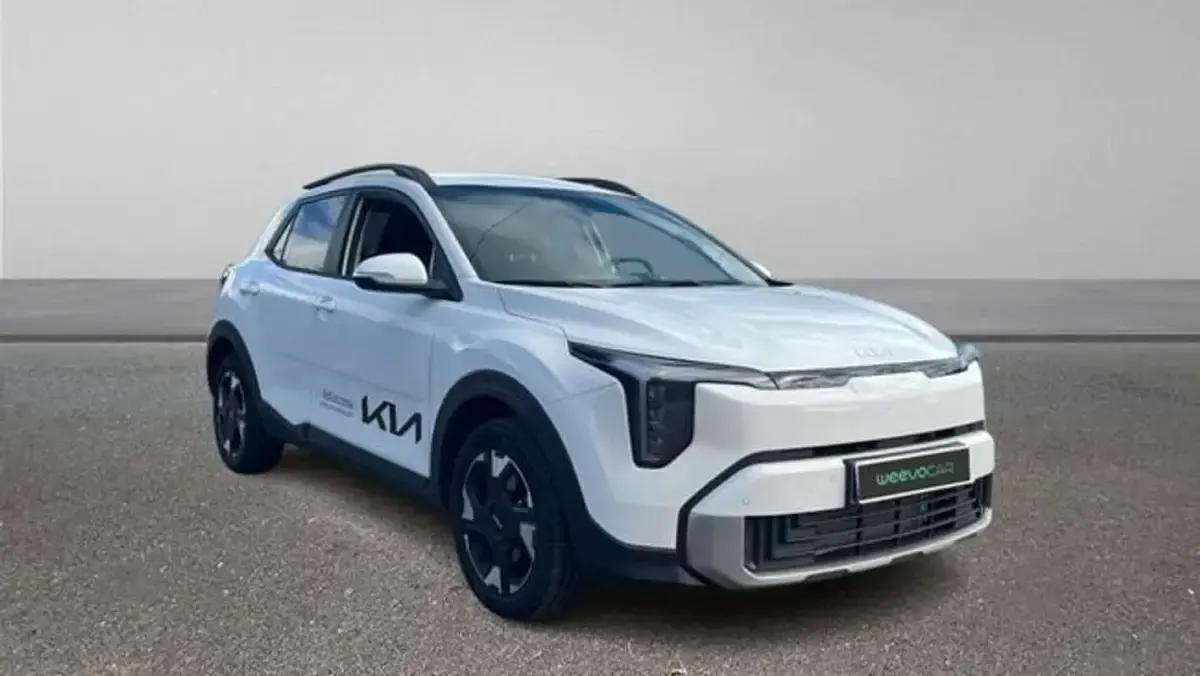 Käytetty Kia Stonic 116 HP (85 kW) 2025 Valkoinen Katumaasturi
