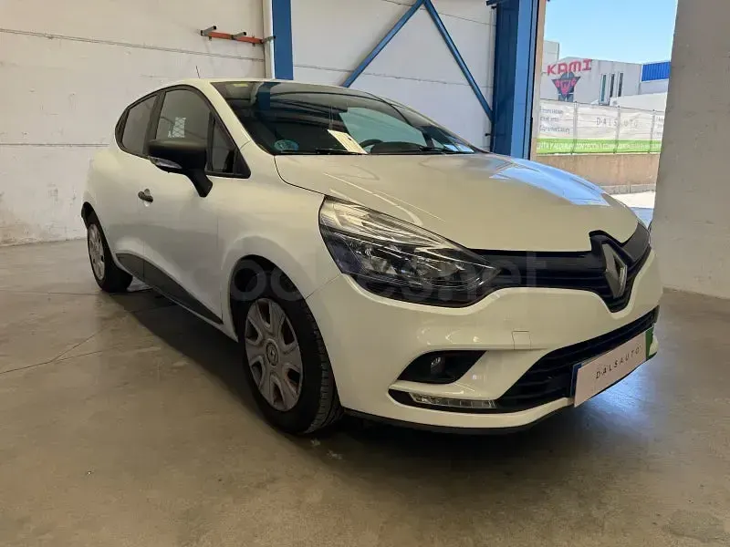 Usado Renault Clio IV Business 90 CV (66 kW) 2019 Blanco Berlina