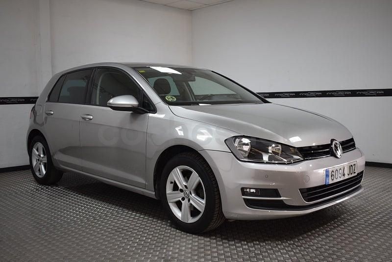 Usado VW Golf VII Advance 105 CV (77 kW) 2015 Gris / plata Berlina
