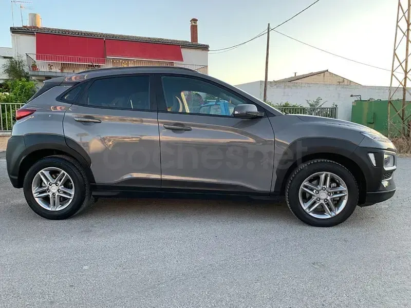 Usado Hyundai Kona 115 CV (84 kW) 2018 Gris / plata SUV