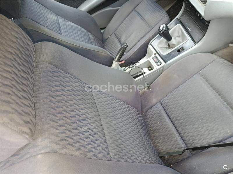 Usado BMW 320 136 CV (100 kW) 2000 Gris / plata Berlina