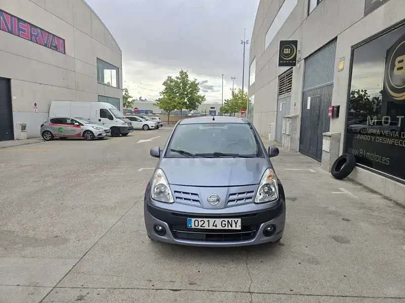 Usado Nissan Pixo Acenta 68 CV (50 kW) 2010 Gris / plata Utilitario